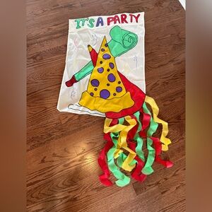 Vintage 90s ‘it’s a party’ porch flag with connected streamers - 34 inches
